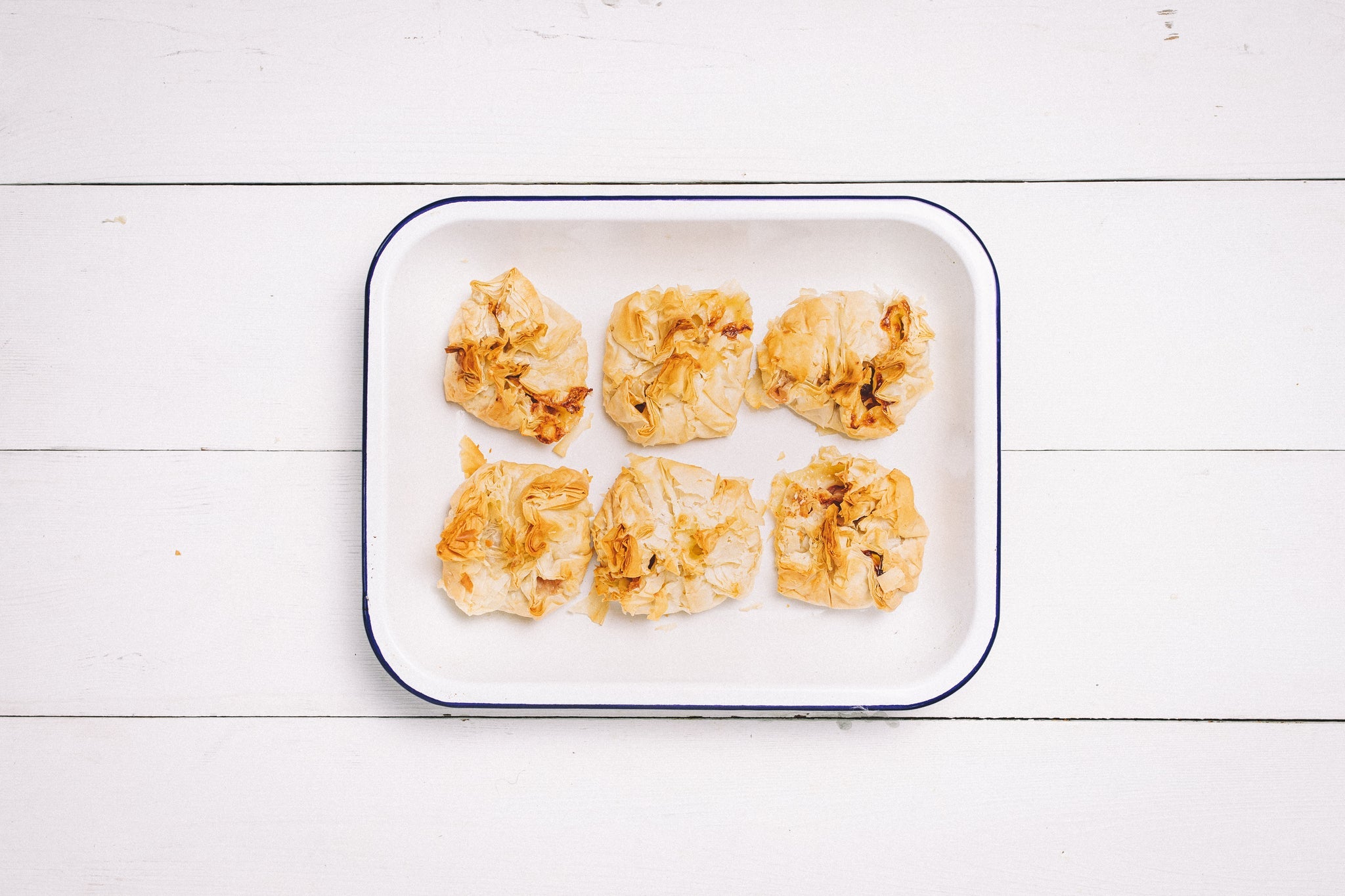 MINI BAKED BRIE & PANCETTA IN FILO