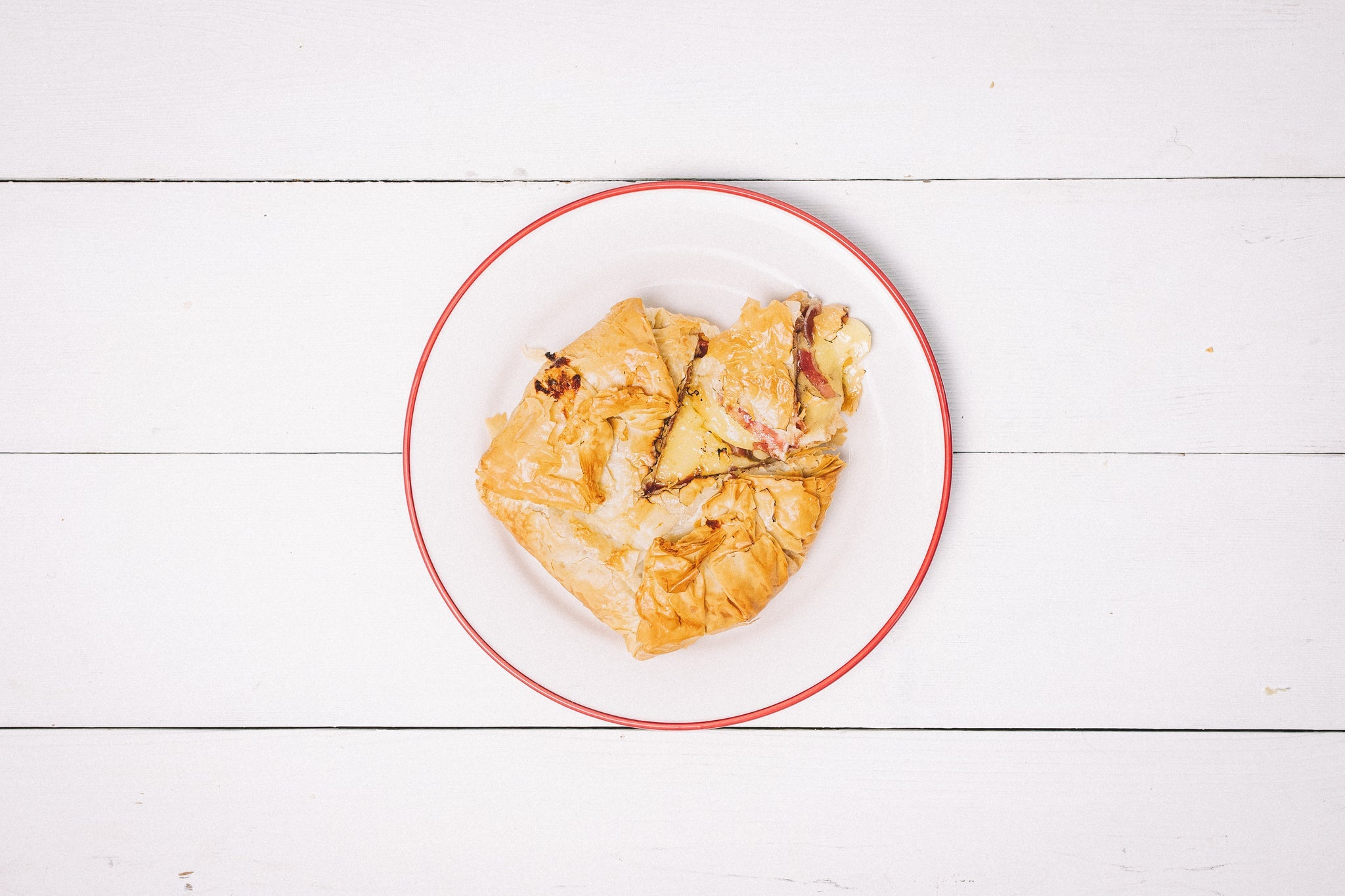 BAKED BRIE & PANCETTA IN FILO